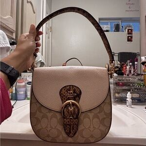 Coach Kleo Shoulder Bag 23 in Blocked Signature Canvas